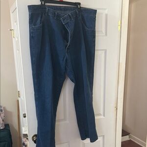 Wrangler Men's Deep Blue Relaxed Jeans